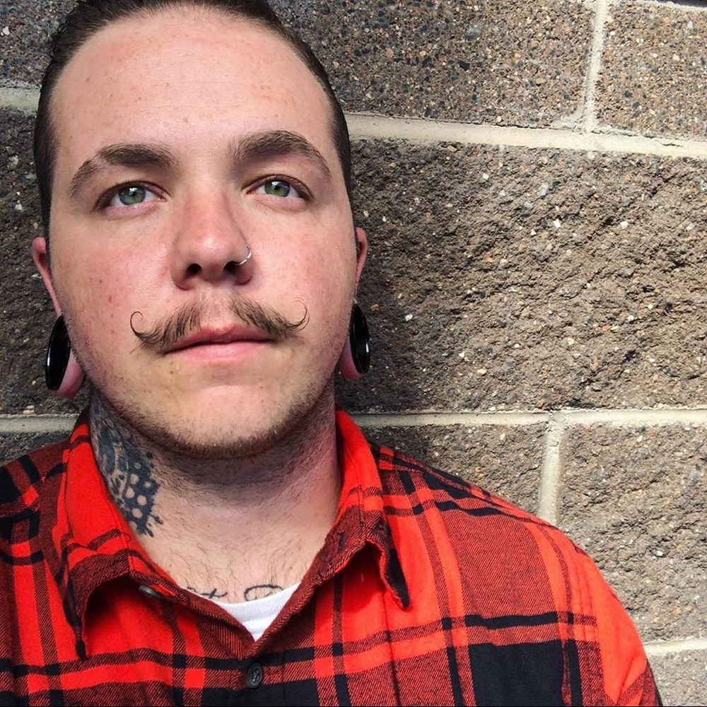 Meet your Posher, Elliot